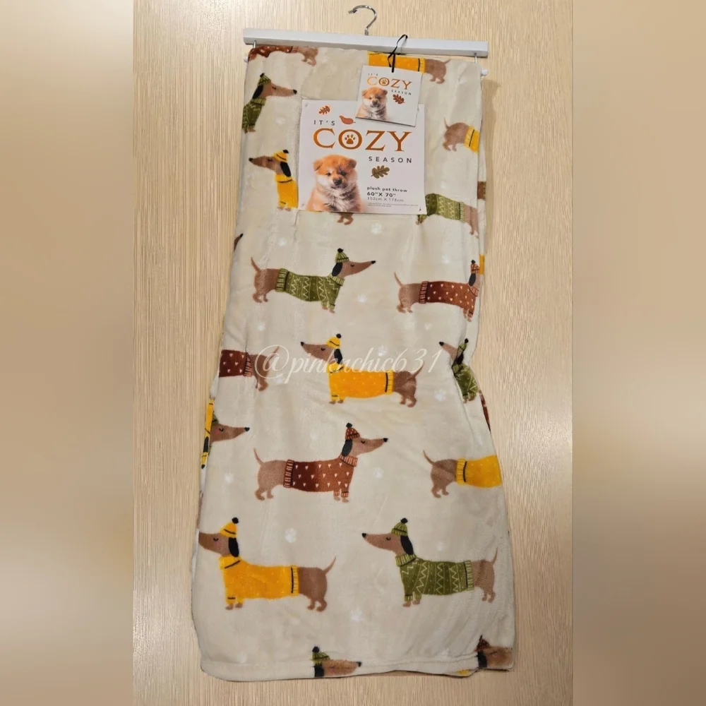 Dachshund Weiner Weenie Winter Dog Sweater And Hats Plush Throw Blanket